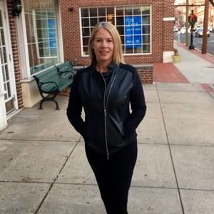 Meet your Posher, Elisa